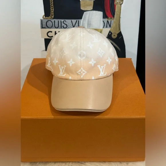 🔥 LOUIS VUITTON CAP POOL MONOGRAM GRADIENT SIZE LARGE w/ Dust Bag - Picture 3 of 15